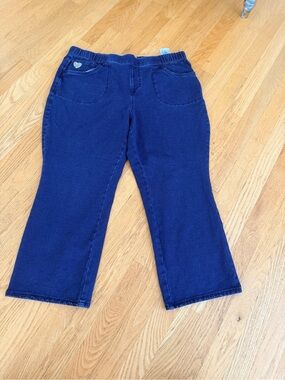 Ladies Size Large Short "Quacker Factory" Dream Jean Navy Boot Cut Pull-On Jeans